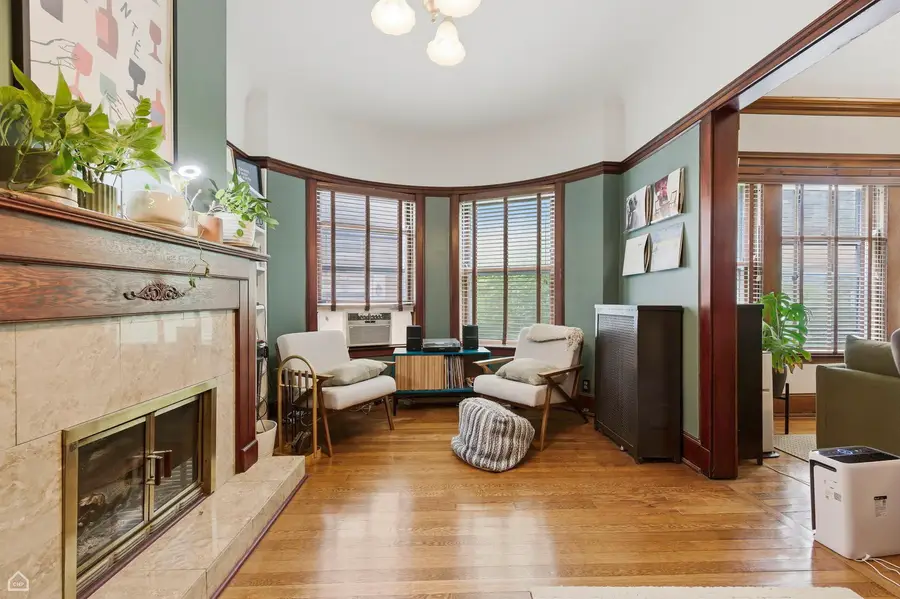 627 W Barry Avenue #1C, Chicago, IL 60657 - #3