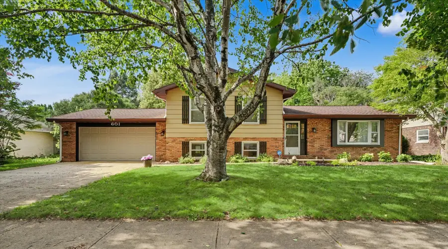 601 E Mchenry Street, Urbana, IL 61801 - #3