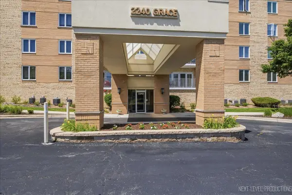 Address Withheld By Seller, Lombard, IL 60148