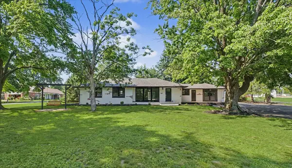 Address Withheld By Seller, Mahomet, IL 61853