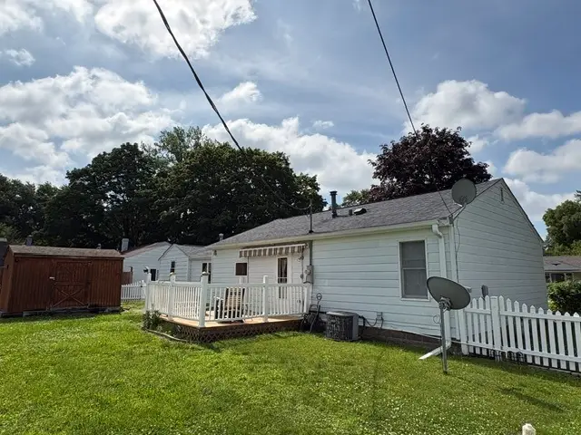 836 E Locust Street, Watseka, IL 60970 - #3