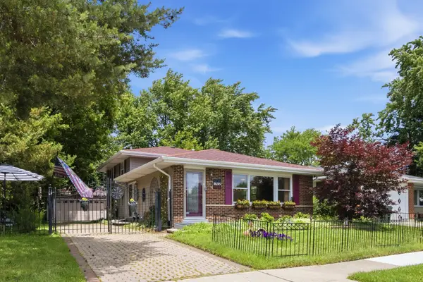 2176 N Westmoreland Drive, Palatine, IL 60074