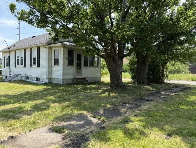 924 21st Street, East Moline, IL 61244 - #1