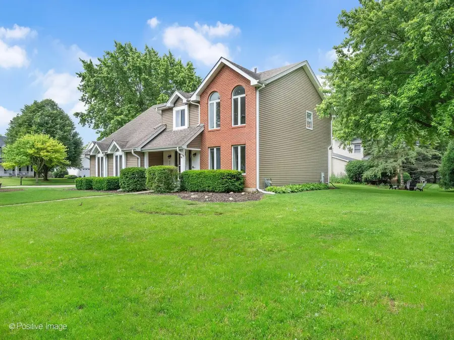 405 Blackhawk Drive, Batavia, IL 60510 - #2
