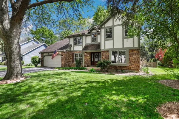 1232 Wilshire Drive, Naperville, IL 60540