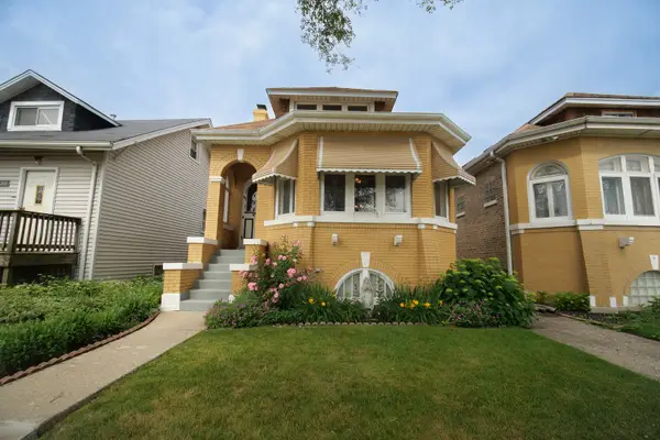 2820 N Mont Clare Avenue, Chicago, IL 60634