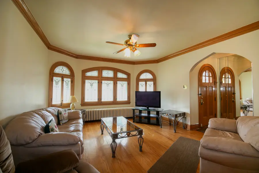 2820 N Mont Clare Avenue, Chicago, IL 60634 - #3
