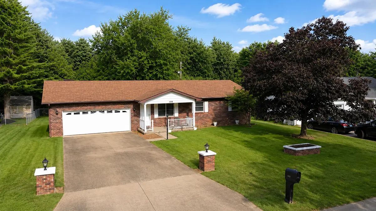 1218 Plum Avenue, Mount Vernon, IL 62864 - #1