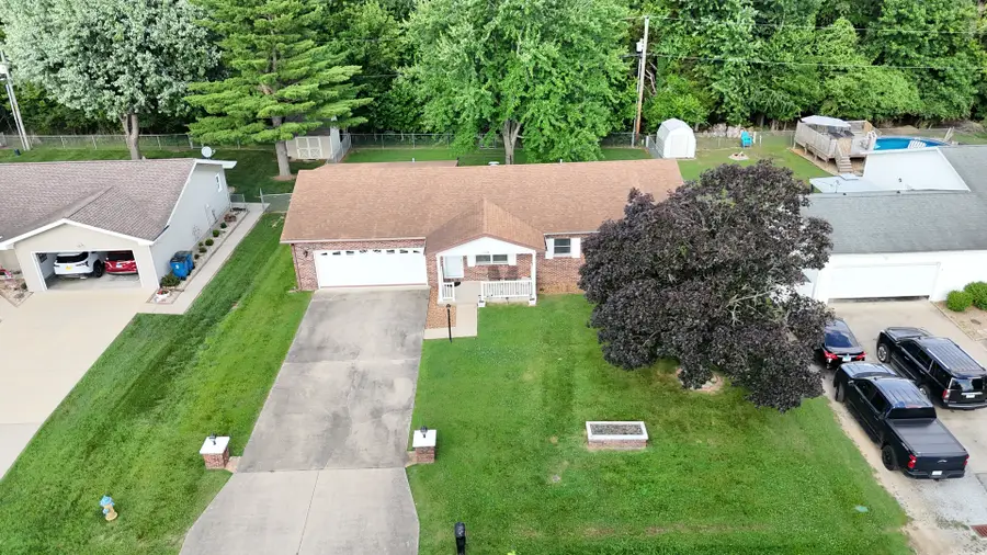 1218 Plum Avenue, Mount Vernon, IL 62864 - #3