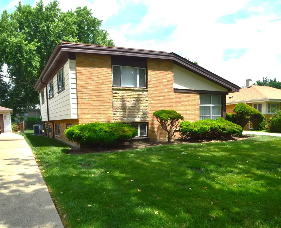 10640 Wakefield Street, Westchester, IL 60154 - #2