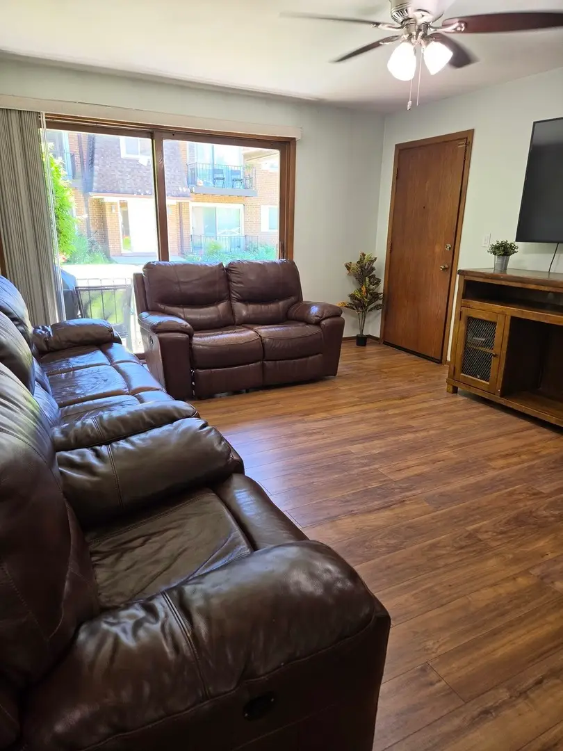 1907 W Golf Road #1B, Mount Prospect, IL 60056 - #2