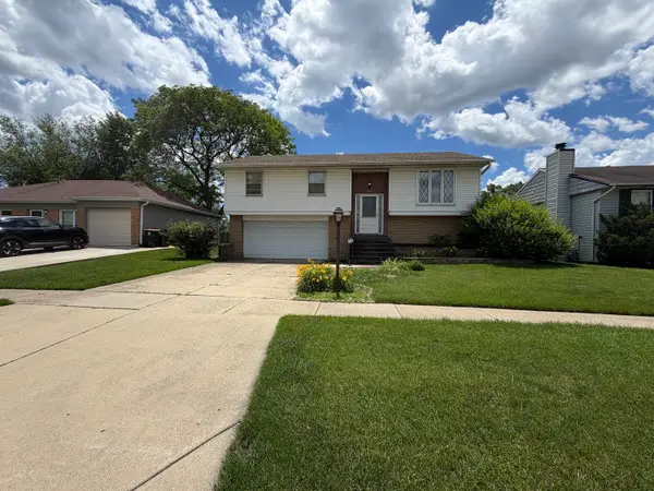 613 Wicker Avenue, Streamwood, IL 60107