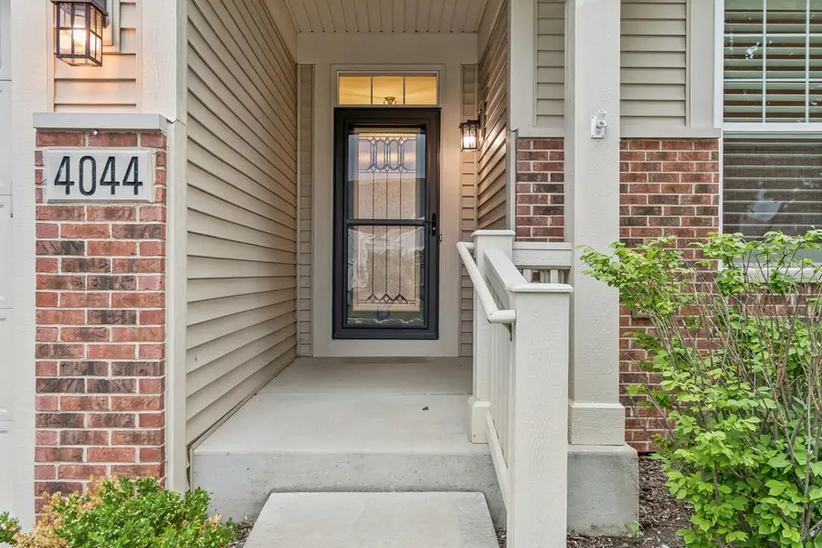 4044 Chesapeake Lane, Naperville, IL 60564 - #2
