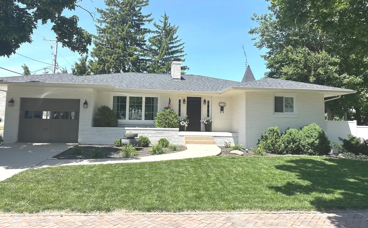 215 Lincoln Street, Chenoa, IL 61726 - #1