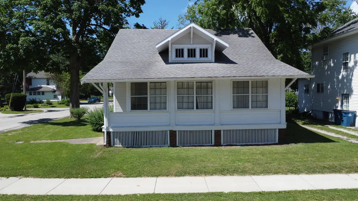 500 E Walnut Street, Watseka, IL 60970 - #1