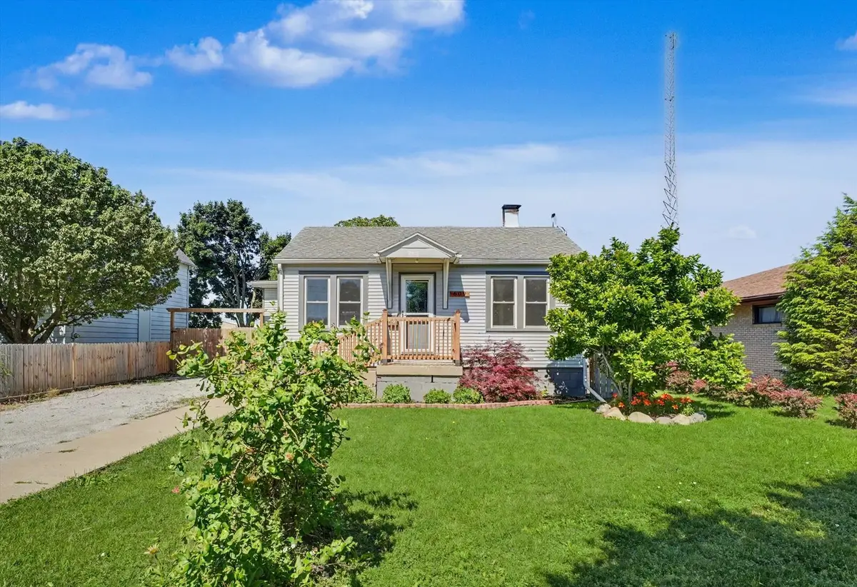 609 S Sangamon Avenue, Gibson City, IL 60936 - #1