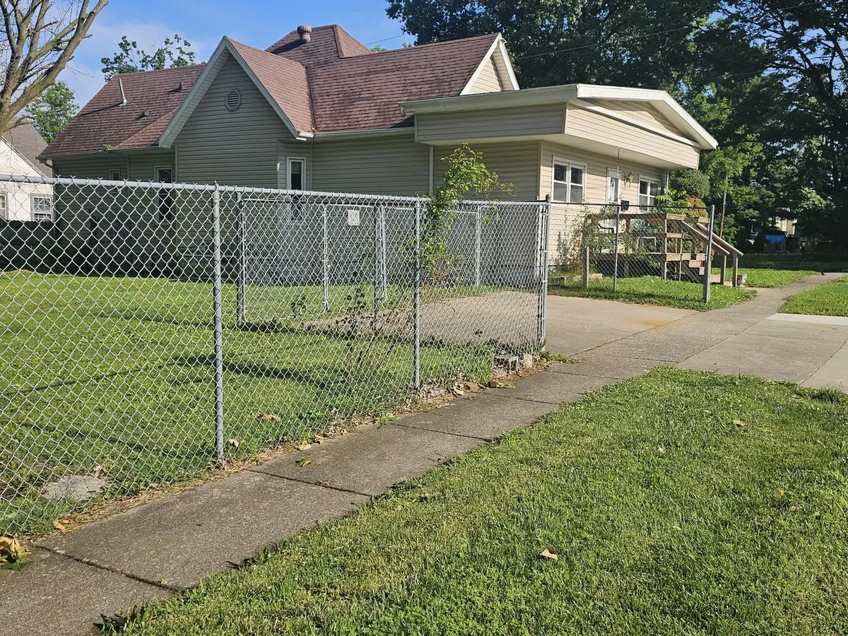 401 S 20th Street, Mount Vernon, IL 62864 - #1