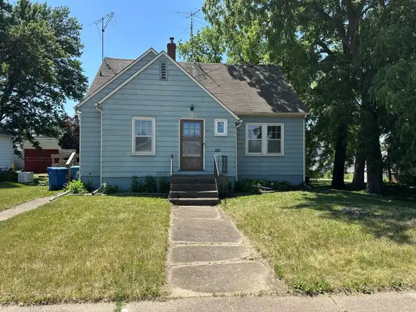 809 11th Street, Dewitt, IA 52472