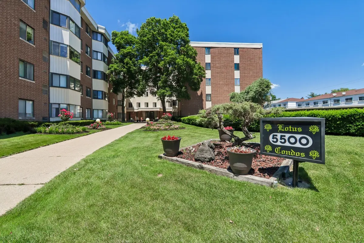 5500 W Lincoln Avenue #111E, Morton Grove, IL 60053 - #1