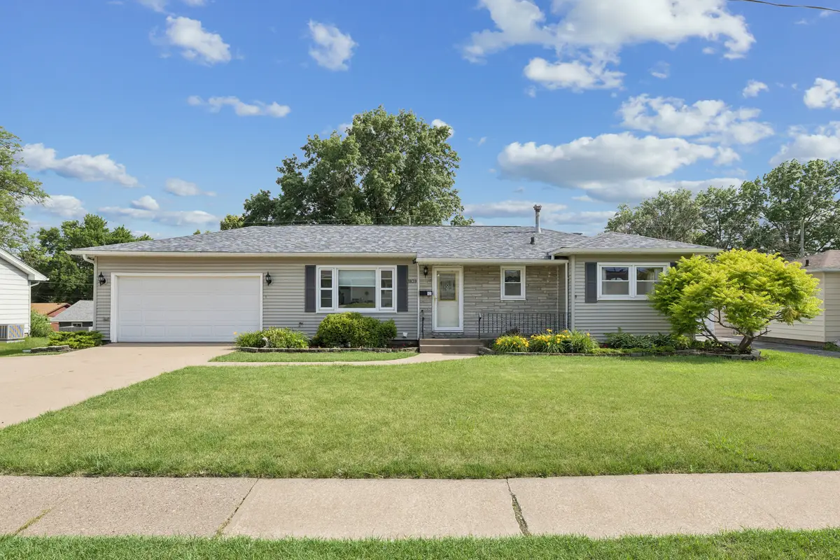 1839 W 38th Place, Davenport, IA 52806 - #1