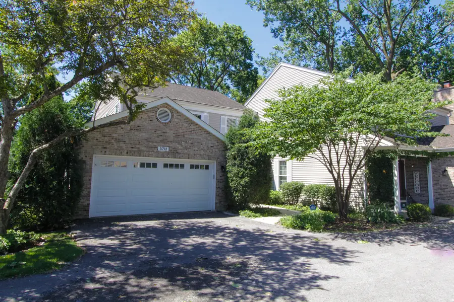 5712 Foxgate Lane, Hinsdale, IL 60521 - #2