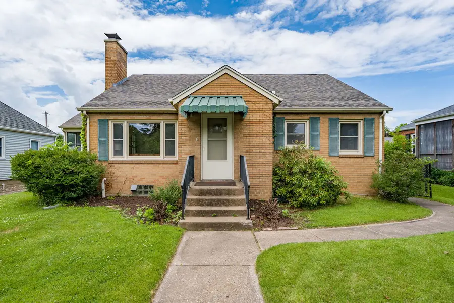 2627 9th Street, Moline, IL 61265 - #2