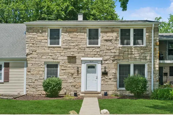 7635 Manchester Manor, Hanover Park, IL 60133
