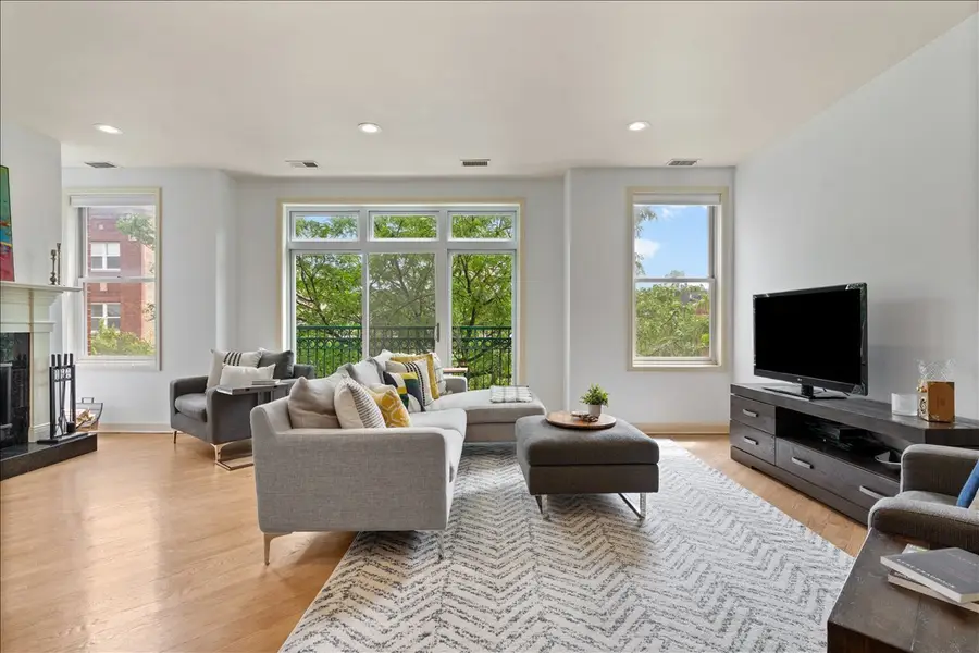 3248 N Sheffield Avenue #3, Chicago, IL 60657 - #3