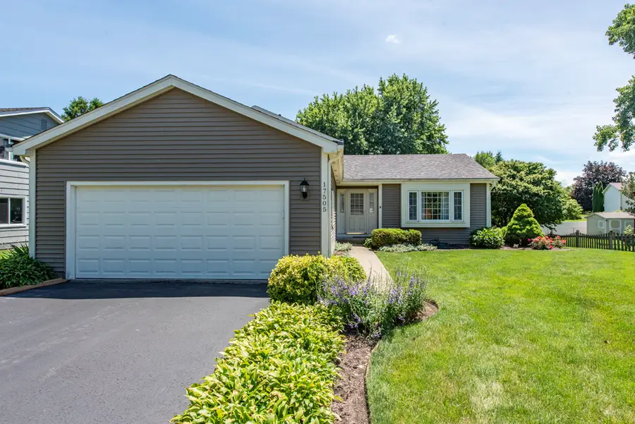 17505 W Woodland Drive, Grayslake, IL 60030 - #3