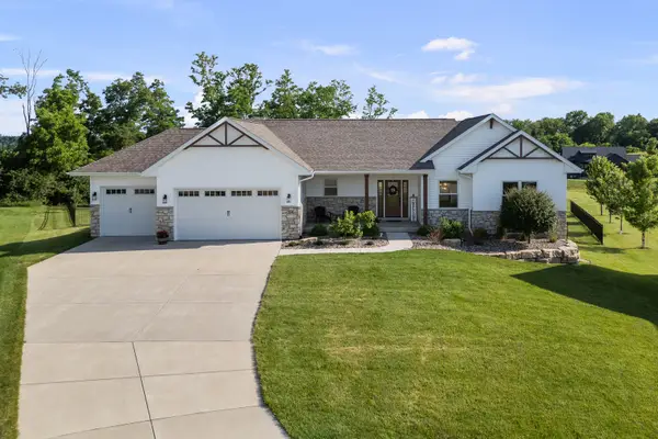 208 Ann Avenue, Riverdale, IA 52722