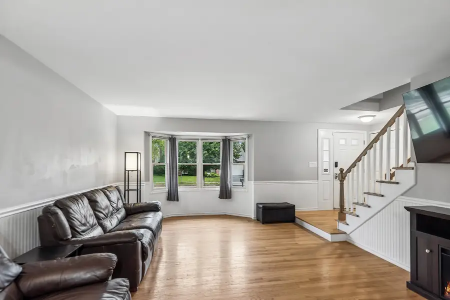 57 S Emerald Avenue, Mundelein, IL 60060 - #3