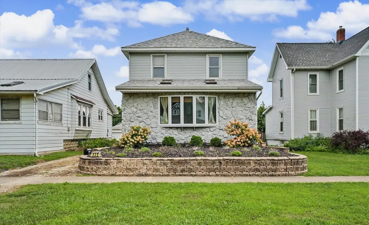 222 S Sangamon Avenue, Gibson City, IL 60936 - #1