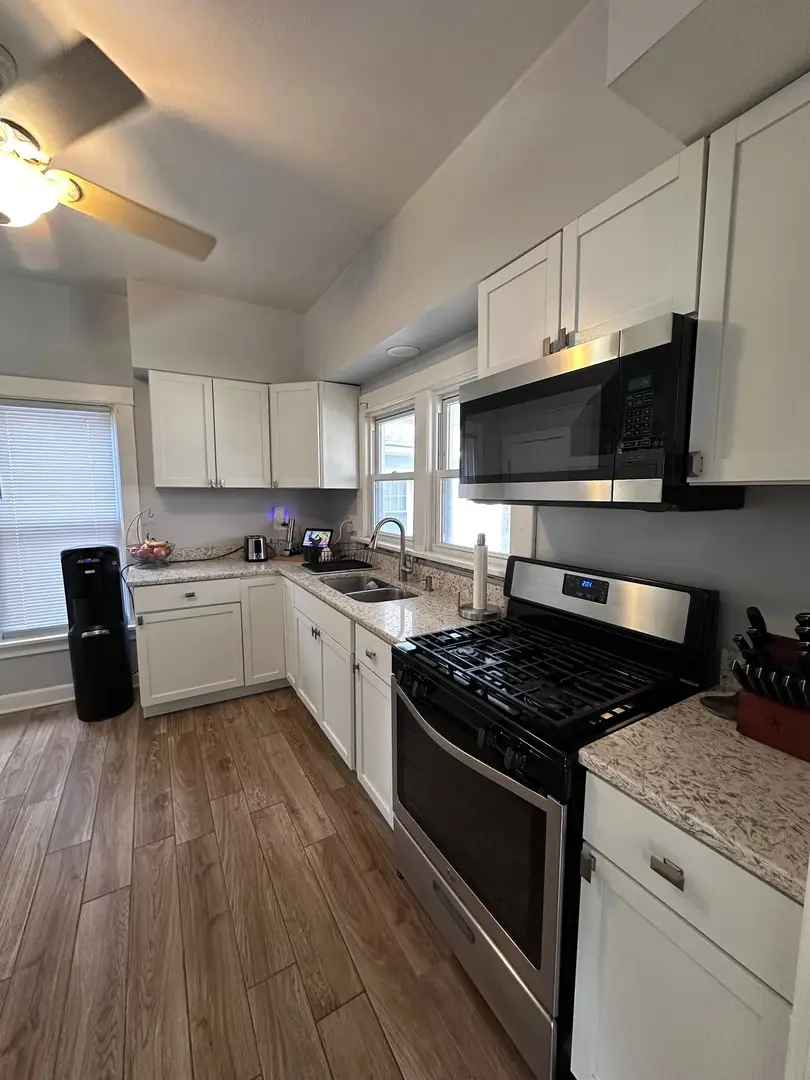 120-122 S Commonwealth Avenue, Aurora, IL 60506 - #3
