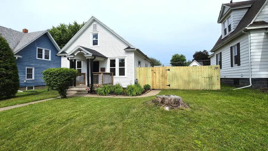 2621 Davenport Avenue, Davenport, IA 52803 - #3