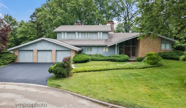 445 Chapel Hill Lane, Northfield, IL 60093