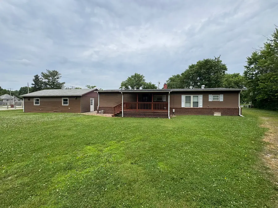 112 E 6th Street, Staunton, IL 62088 - #3
