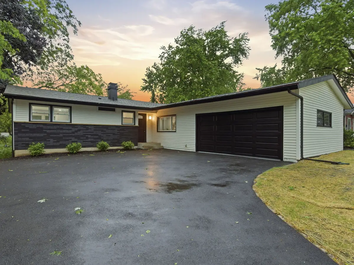 6411 Londonderry Drive, Cary, IL 60013 - #1
