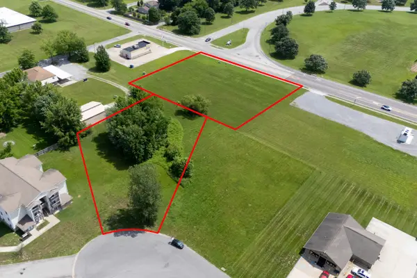703A S Greenbriar Road, Carterville, IL 62918