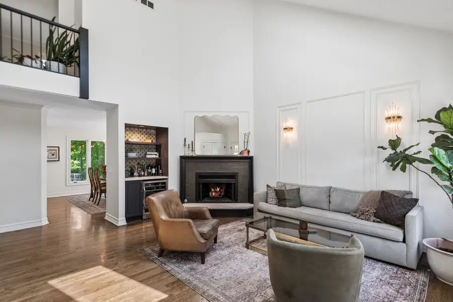 318 E Sunnyside Avenue, Libertyville, IL 60048 - #2