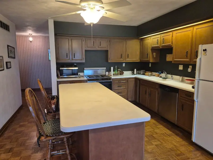 627 Shadycrest Drive, Kewanee, IL 61443 - #3