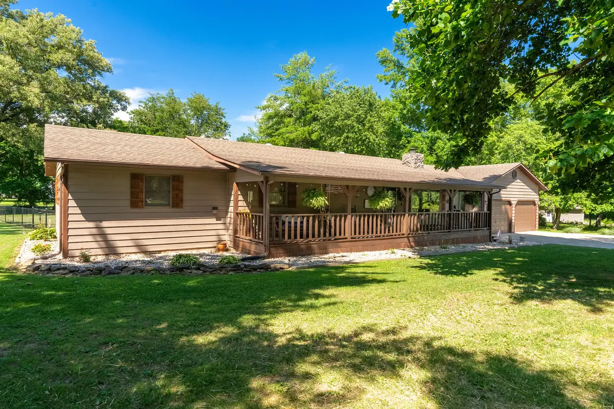 180 White Oak Lane, Harrisburg, IL 62946 - #1
