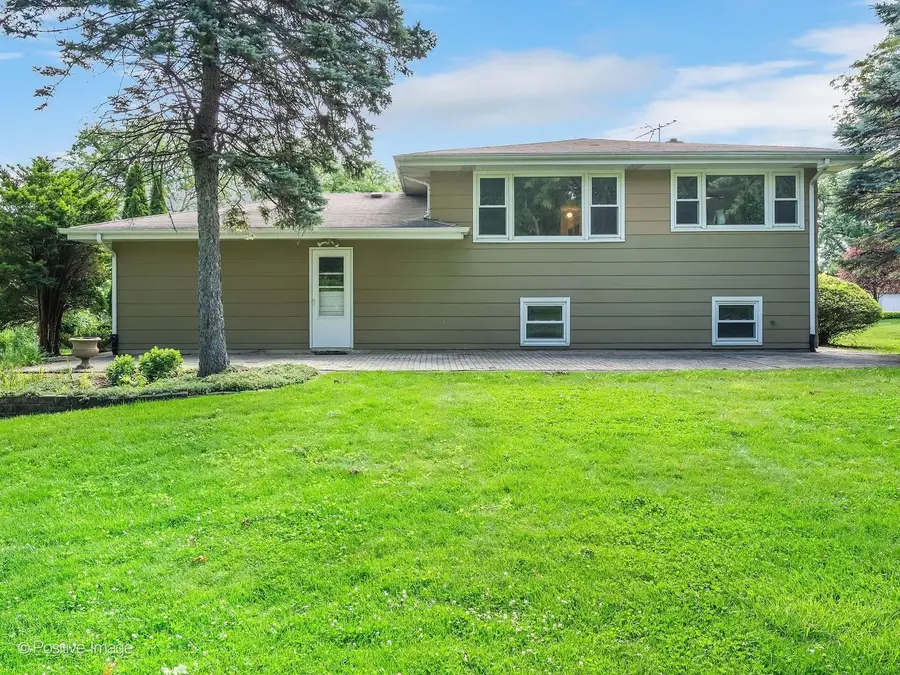 102 Hill Street, Roselle, IL 60172 - #3