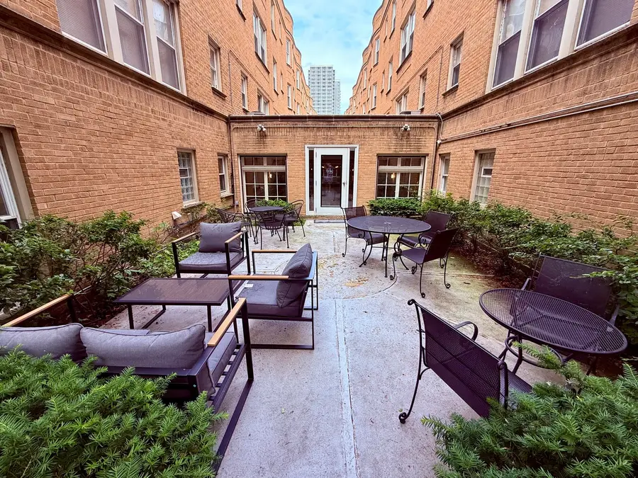 4240 N Clarendon Avenue #404N, Chicago, IL 60613 - #2