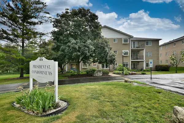 462 S President Street #101, Carol Stream, IL 60188