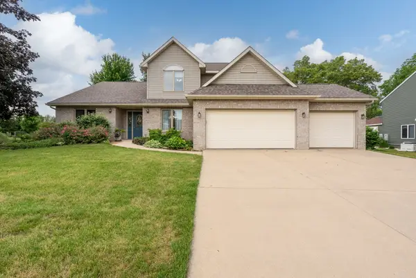 915 Pleasant Hill Drive, Dewitt, IA 52472