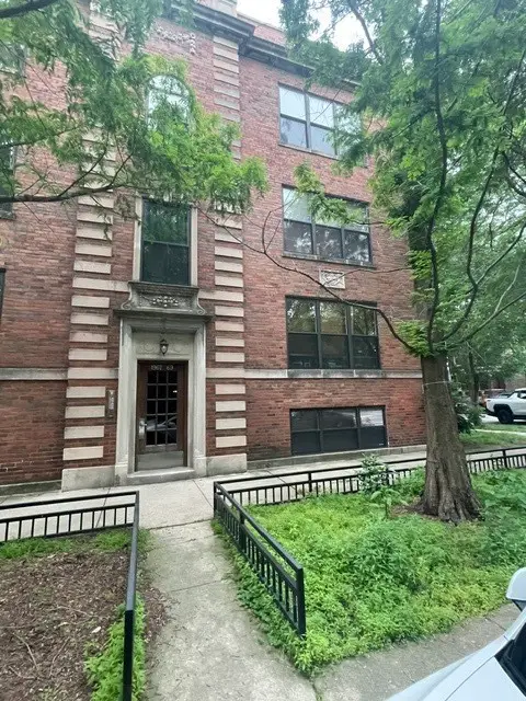 1967 W Cullom Avenue #3, Chicago, IL 60613