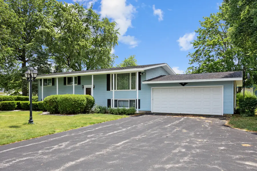 14413 Pleasant Valley Road, Woodstock, IL 60098 - #2