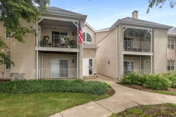 736 N Gary Avenue #207, Carol Stream, IL 60188