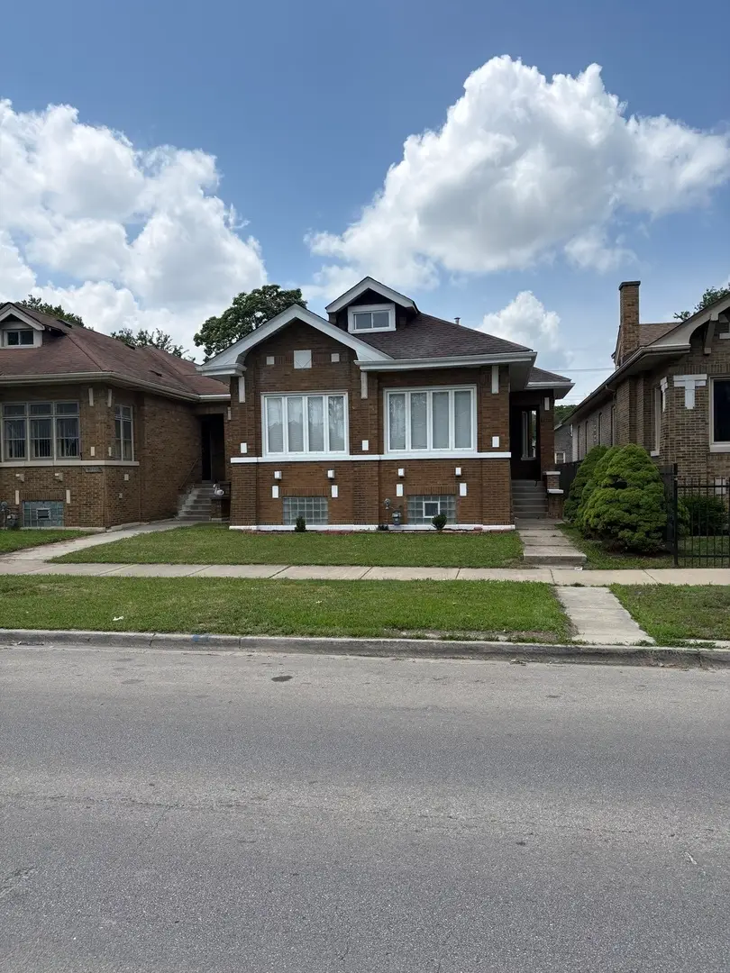 7606 S Paxton Avenue, Chicago, IL 60649 - #1
