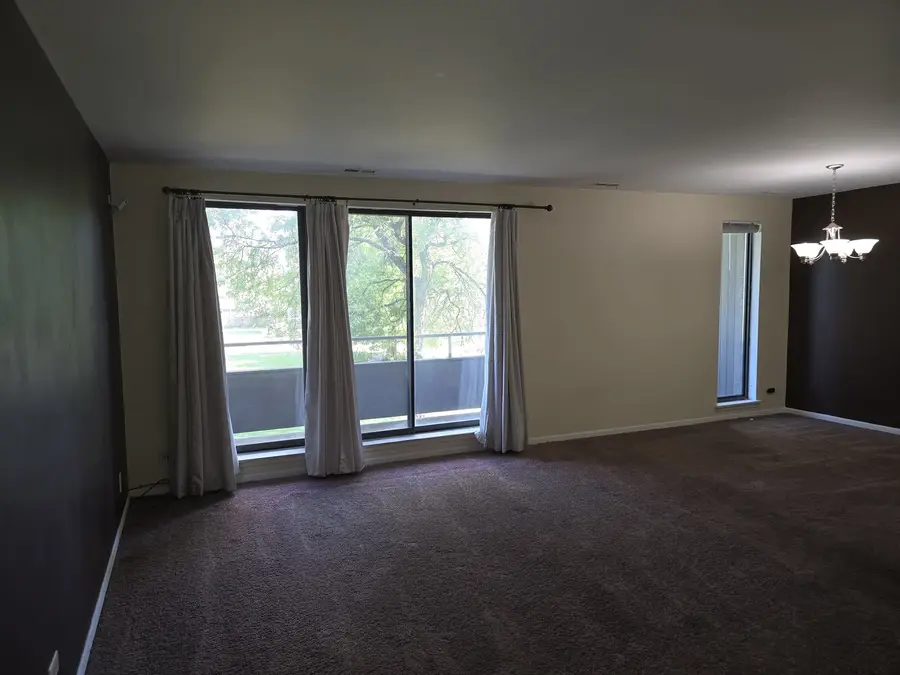 7 E Carriageway Drive #214, Hazel Crest, IL 60429 - #3